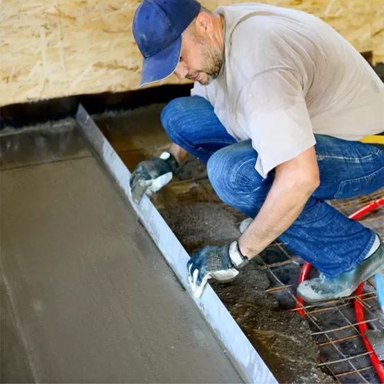 自己レベリング化合物